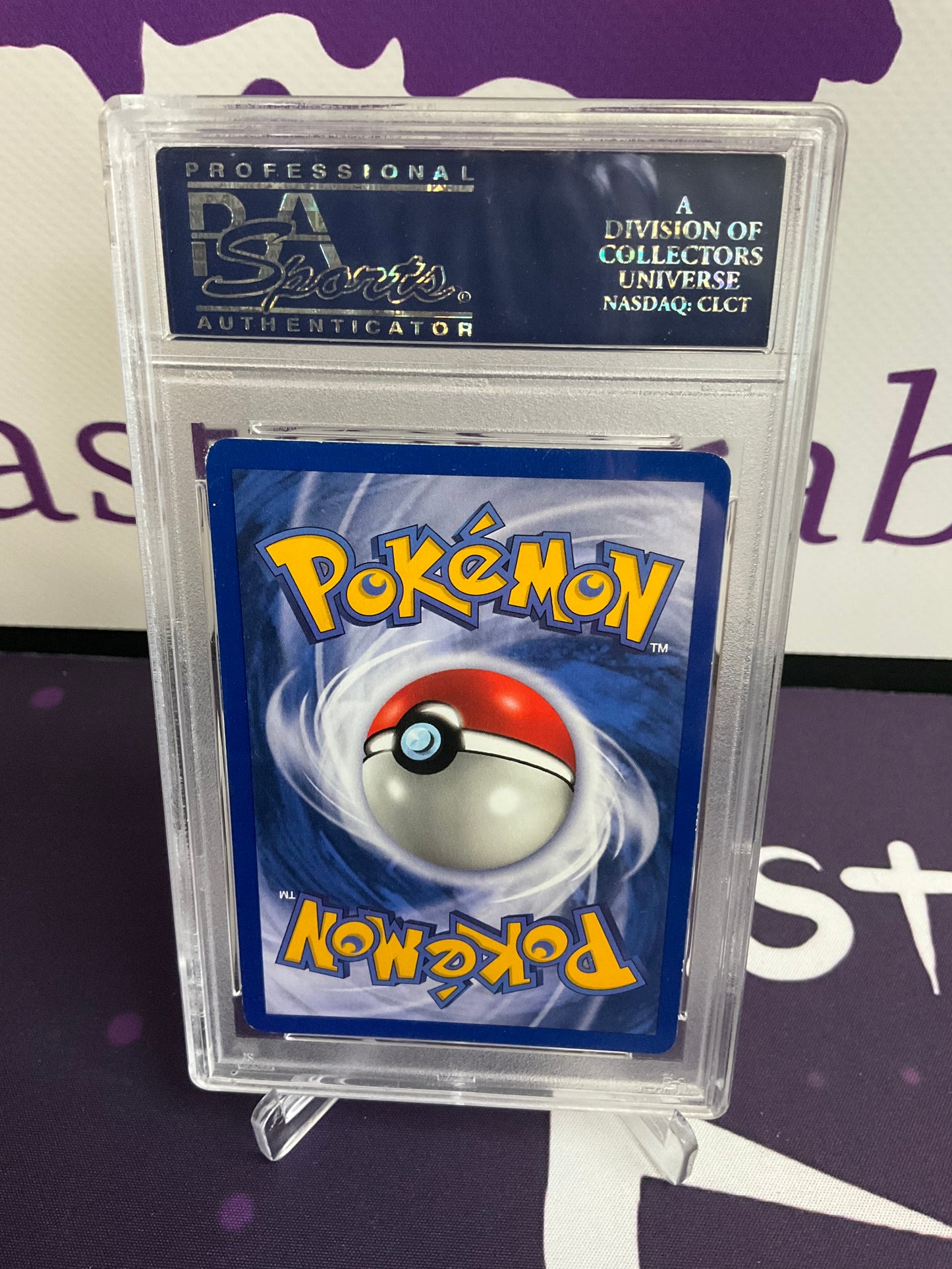 1999 Pokémon Fossil Aerodactyl 1st Edition PSA 8