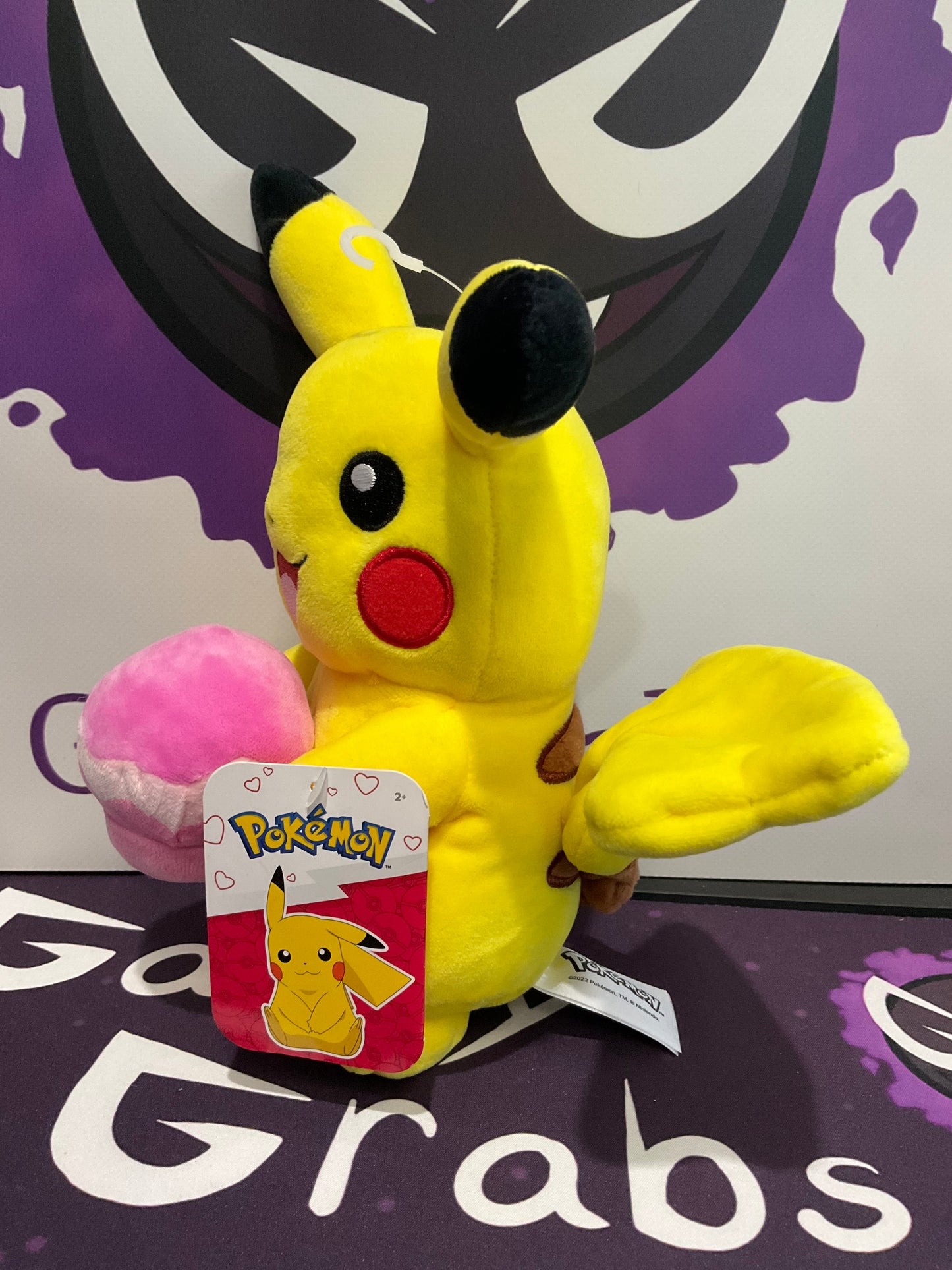 Pokémon Pikachu W/Cupcake 8-inch Plush Toy
